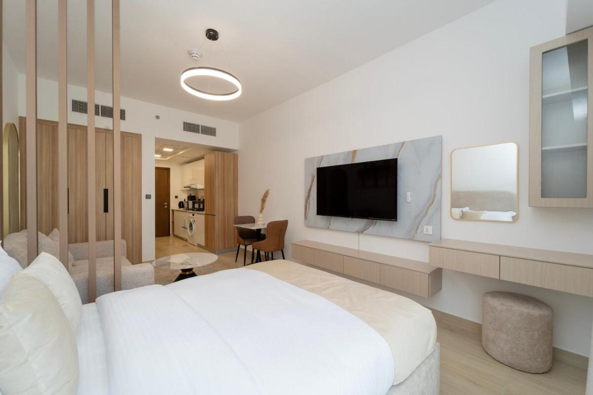 Luxurious Serenity 5-star Lifestyle In Jvc *